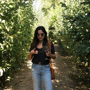 Meet your Posher, Camila